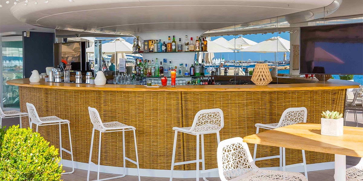 Outdoor Bar, Hotel Barriere Le Majestic Cannes, Prestigious Venues